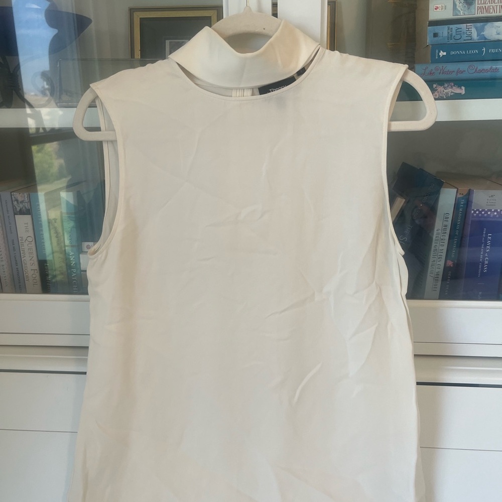 Theory sleeveless cream silk blouse (M)